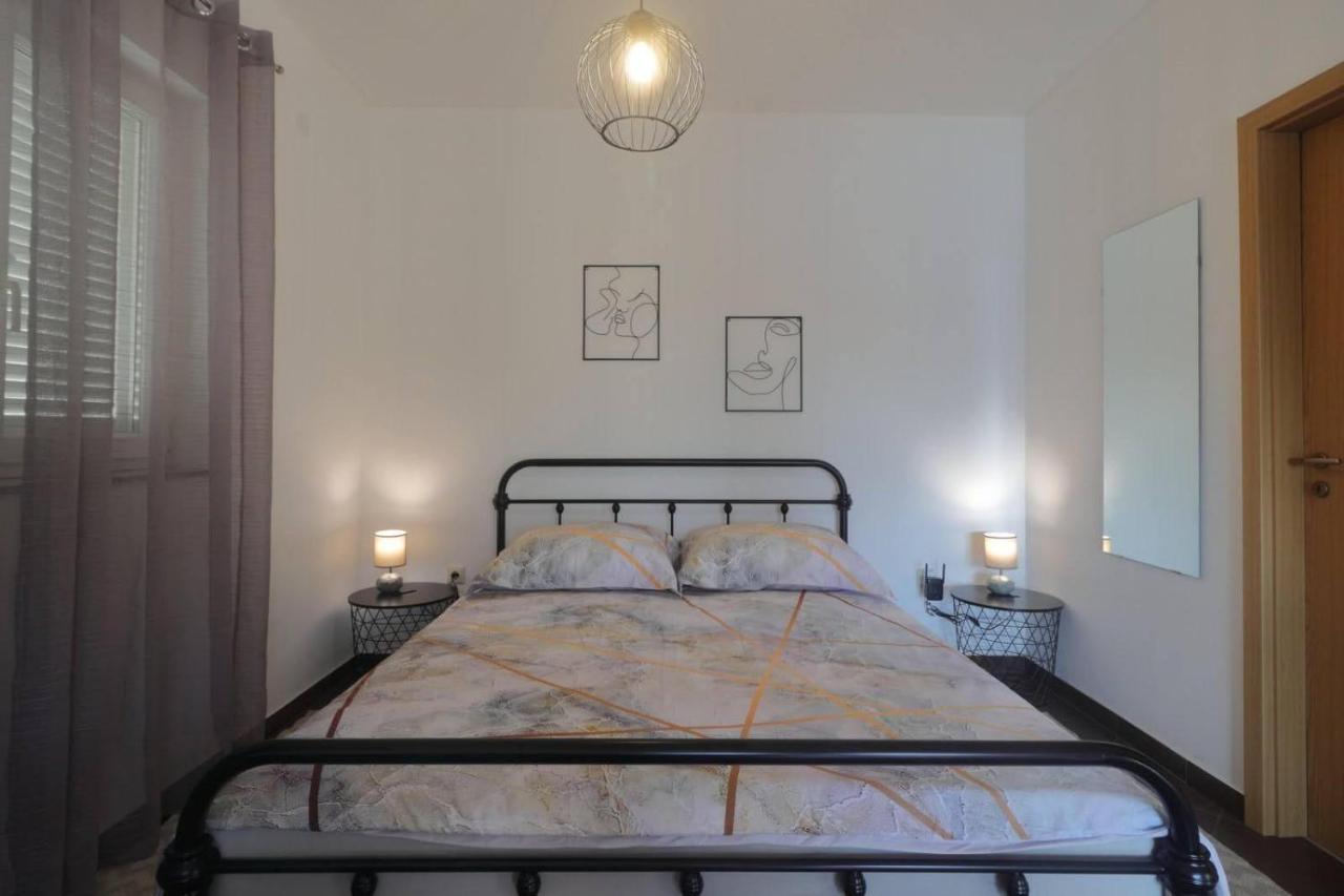 Apartman Studio Pesja Omišalj Exterior foto